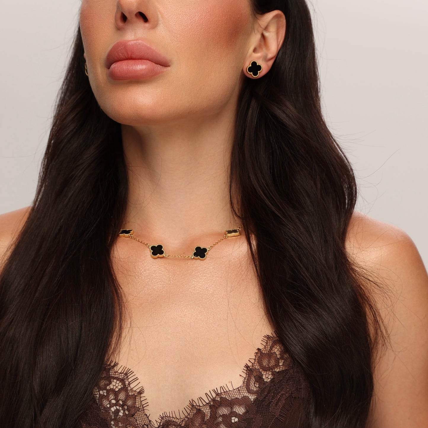 NASZYJNIK TINA czarny midi